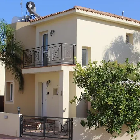 Natali In A Perfect Location Villa Paralimni