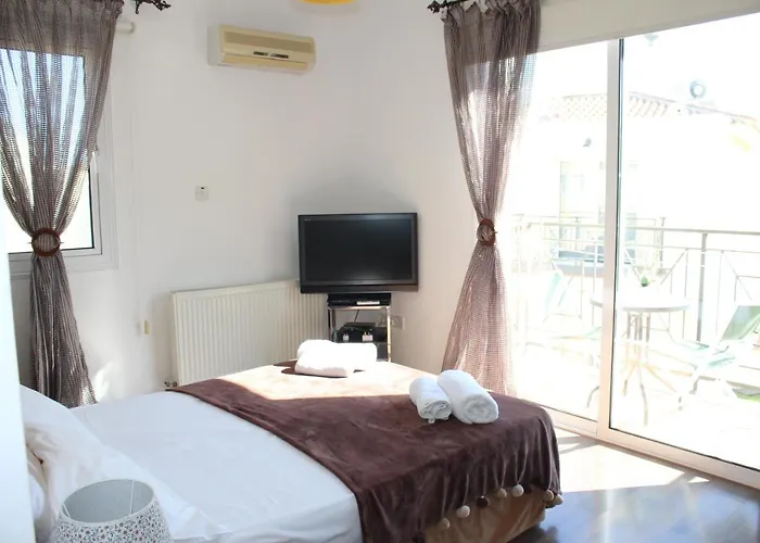 Natali In A Perfect Location Paralimni