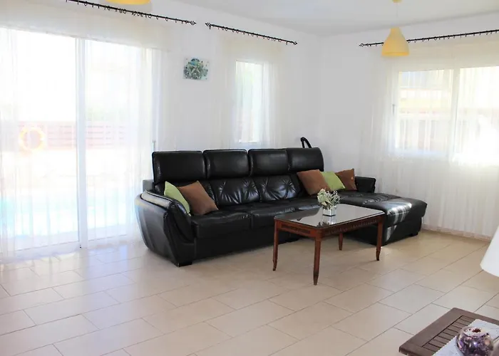 Natali In A Perfect Location Vilă Paralimni